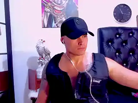 connorsmiith 26 online show from March 14, 2025, 4:19 pm