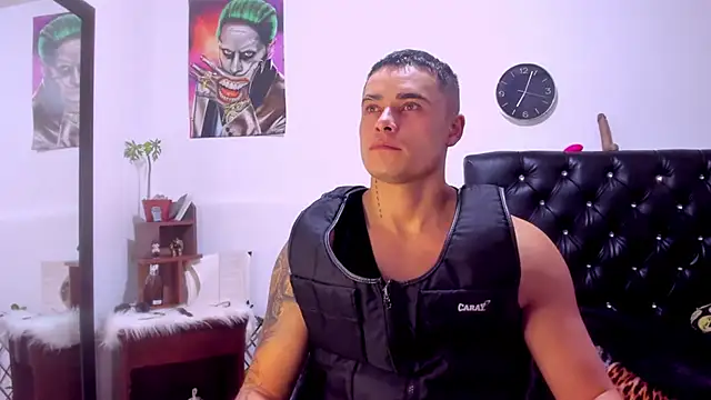 connorsmiith 26 online show from January 8, 2025, 12:05 pm