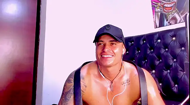 connorsmiith 26 online show from February 18, 2025, 6:15 pm