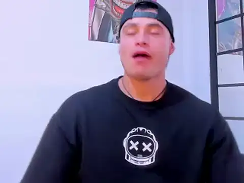 connorsmiith 26 online show from February 28, 2025, 4:10 pm