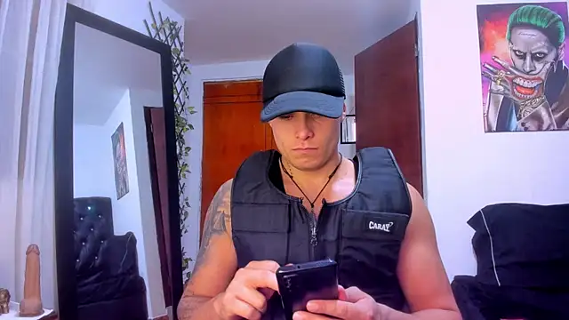 connorsmiith 26 online show from February 11, 2025, 8:31 pm