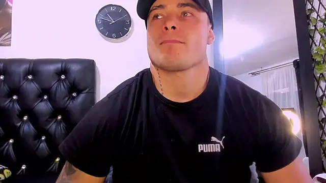 connorsmiith 26 online show from January 20, 2025, 3:50 pm