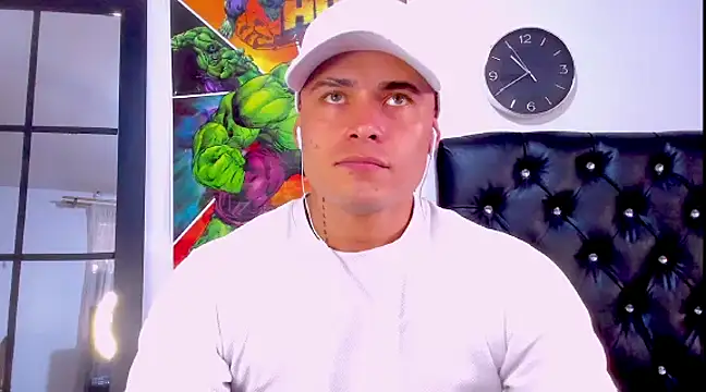 connorsmiith 26 online show from February 26, 2025, 3:43 pm