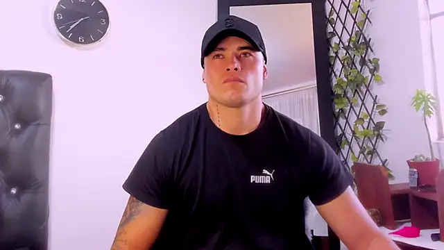 connorsmiith 26 online show from January 20, 2025, 12:39 pm