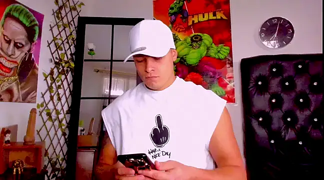 connorsmiith 26 online show from February 26, 2025, 12:38 pm