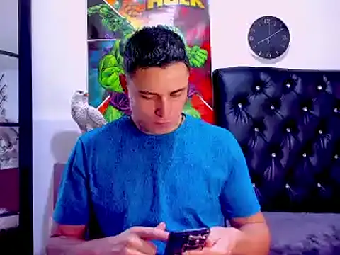 connorsmiith 26 online show from March 11, 2025, 1:12 pm