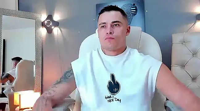 connorsmiith 26 online show from January 11, 2025, 1:32 pm