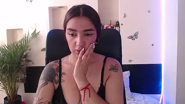 Lia-mitch online show from February 25, 2025, 7:38 pm