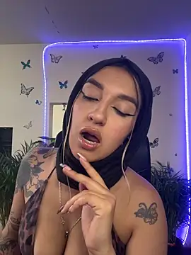 Lia-mitch online show from March 26, 2026, 6:39 pm