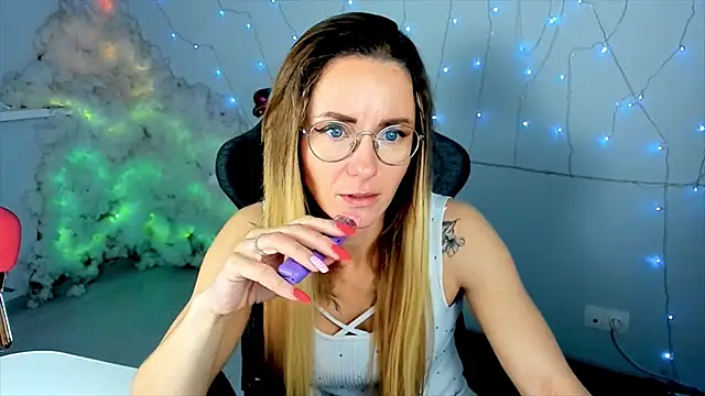 LadyIzabel online show from February 23, 2025, 8:17 am