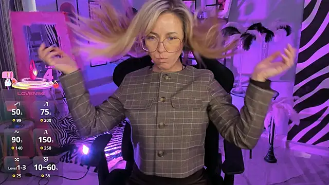 LadyIzabel online show from April 16, 2026, 2:51 pm