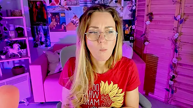 LadyIzabel online show from January 28, 2025, 11:38 am