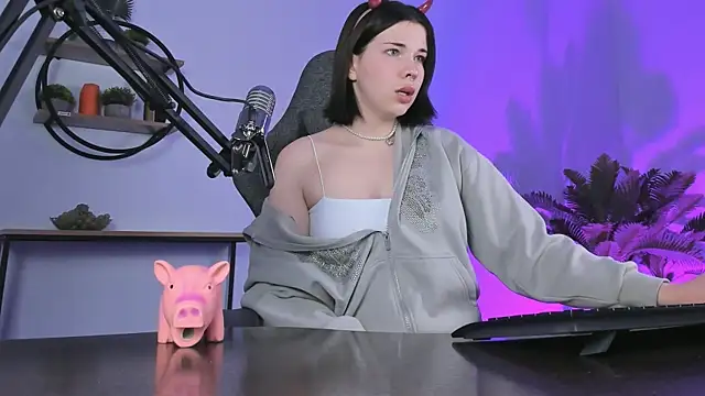 AliceSunday online show from March 22, 2025, 11:42 am