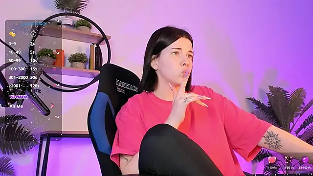 AliceSunday online show from March 5, 2025, 2:01 pm