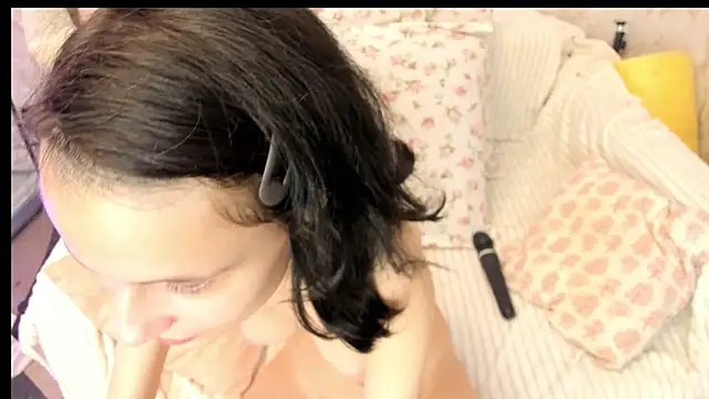 Luafy Toddy online show from November 17, 2025, 3:10 am