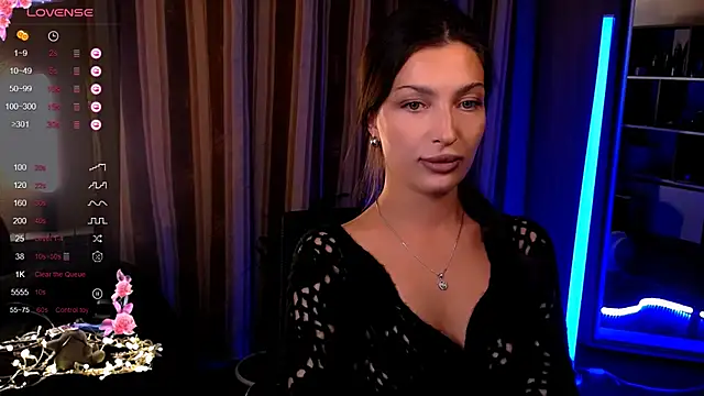 Laura Bess online show from September 29, 2025, 9:53 pm