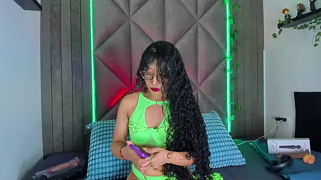 BriaConner  online show from January 14, 2026, 2:59 am