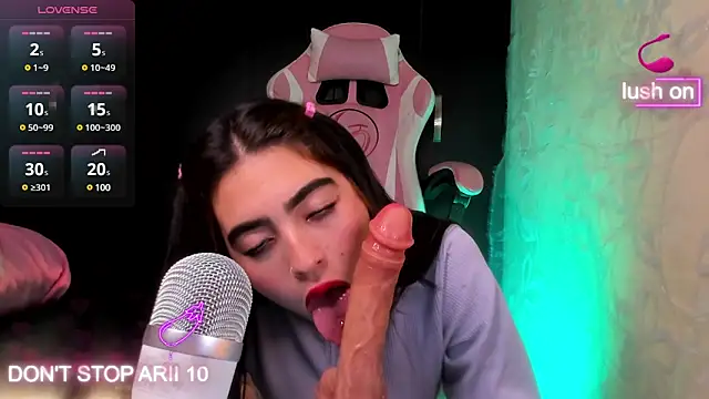 Arii vega  online show from January 28, 2025, 3:04 am