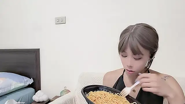 Snapshot of Fine-sand chatting on October 8, 2025, 1:12 pm Fine-sand online show from October 8, 2025, 1:12 pm