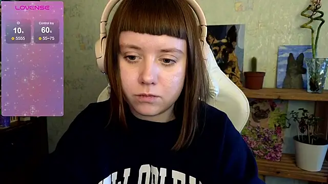 June shy0 online show from January 31, 2025, 8:11 am