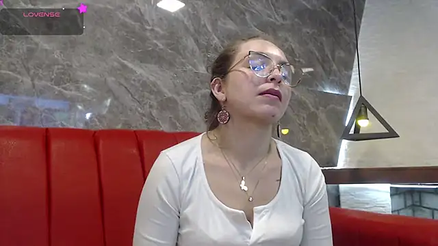  isaabellaa online show from March 19, 2025, 2:35 pm