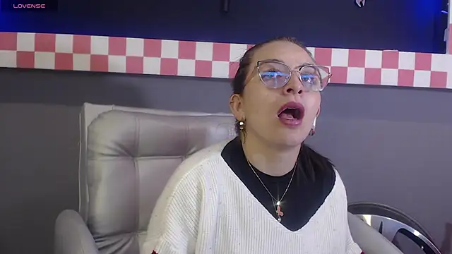  isaabellaa online show from March 13, 2025, 11:30 am