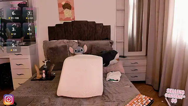 billiesimons2 online show from September 12, 2025, 7:35 pm