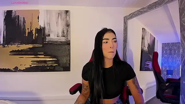 AriRobert  online show from October 27, 2025, 3:51 am