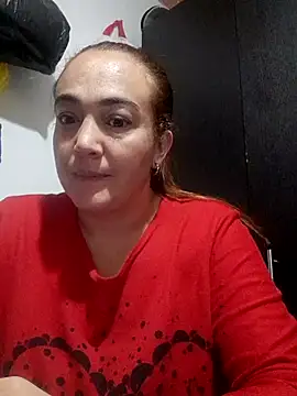 skayhot  online show from January 7, 2026, 12:32 pm