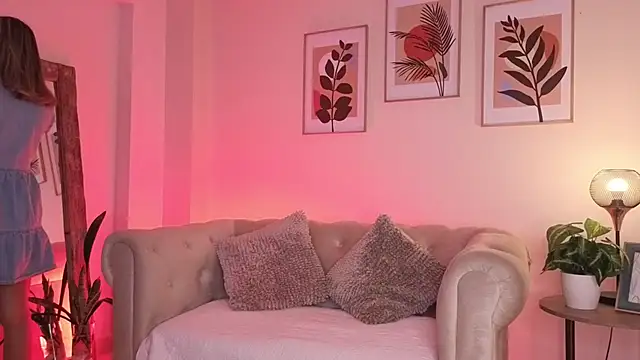 DahianaWalcott online show from March 5, 2026, 5:31 pm