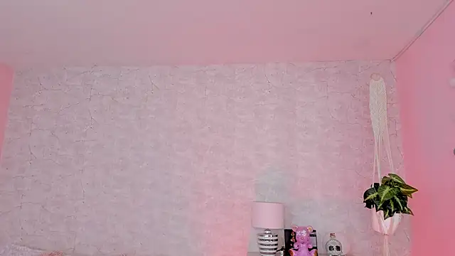 DahianaWalcott online show from March 19, 2025, 11:03 pm