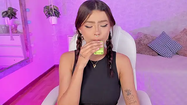 DahianaWalcott online show from February 6, 2025, 2:44 am