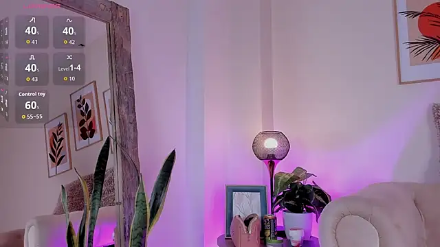 DahianaWalcott online show from September 19, 2025, 6:12 pm