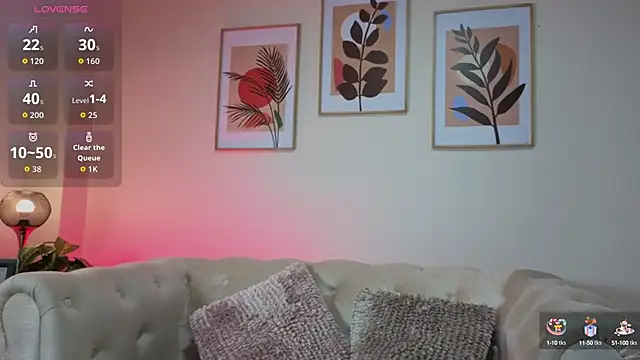 DahianaWalcott online show from September 8, 2025, 2:16 pm