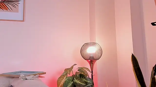 DahianaWalcott online show from September 22, 2025, 2:45 pm