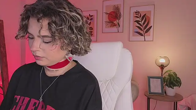 DahianaWalcott online show from March 27, 2026, 8:32 pm