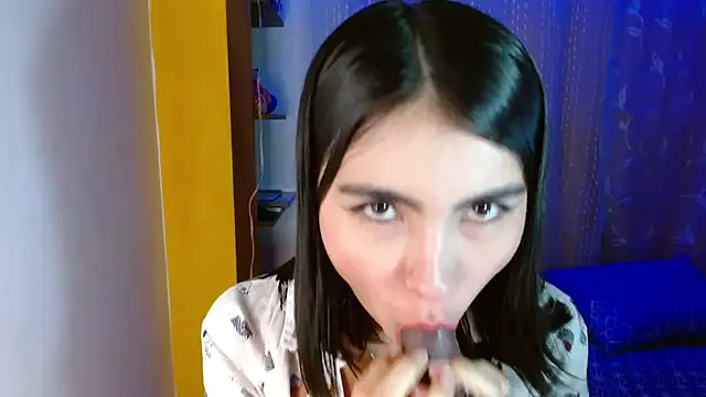 Snapshot of victoria-henaoo chatting on December 15, 2024, 8:08 am victoria-henaoo online show from December 15, 2024, 8:08 am