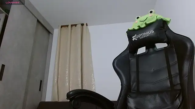 miss valery2 online show from April 17, 2026, 2:14 am