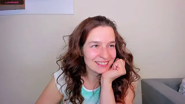 Clear Angel online show from September 26, 2025, 4:36 pm