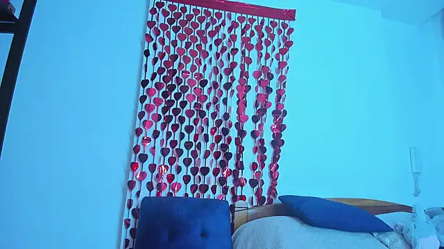 emiily15   online show from February 12, 2025, 8:40 pm