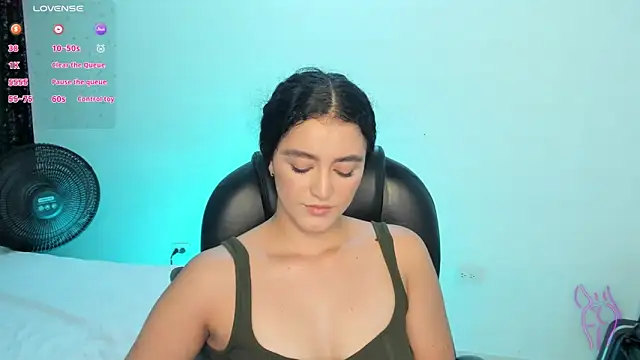 Snapshot of Adhara-zanne chatting on June 19, 2026, 4:13 pm Adhara-zanne online show from June 19, 2026, 4:13 pm
