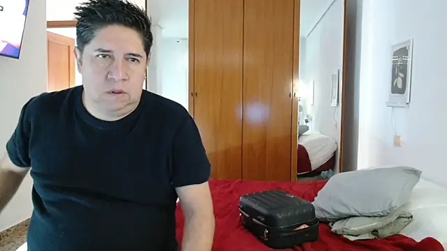 THIAGOEVA online show from November 7, 2025, 8:41 am