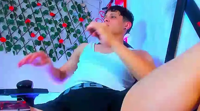 LilOwen  online show from January 13, 2025, 2:07 am