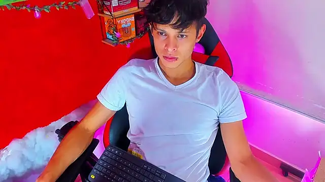 LilOwen  online show from September 20, 2025, 7:19 pm