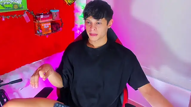 LilOwen  online show from September 23, 2025, 5:42 pm