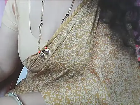 Snapshot of sunitha-3 chatting on November 3, 2025, 5:34 am sunitha-3 online show from November 3, 2025, 5:34 am