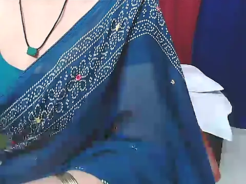 Snapshot of sunitha-3 chatting on December 21, 2025, 5:09 am sunitha-3 online show from December 21, 2025, 5:09 am