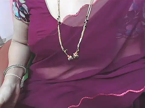 Snapshot of sunitha-3 chatting on November 5, 2025, 6:16 am sunitha-3 online show from November 5, 2025, 6:16 am