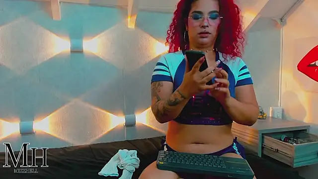 Snapshot of MizzHell chatting on March 3, 2026, 4:08 am MizzHell online show from March 3, 2026, 4:08 am