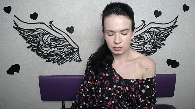 Snapshot of JasmineKouch chatting on September 9, 2025, 5:22 pm JasmineKouch online show from September 9, 2025, 5:22 pm